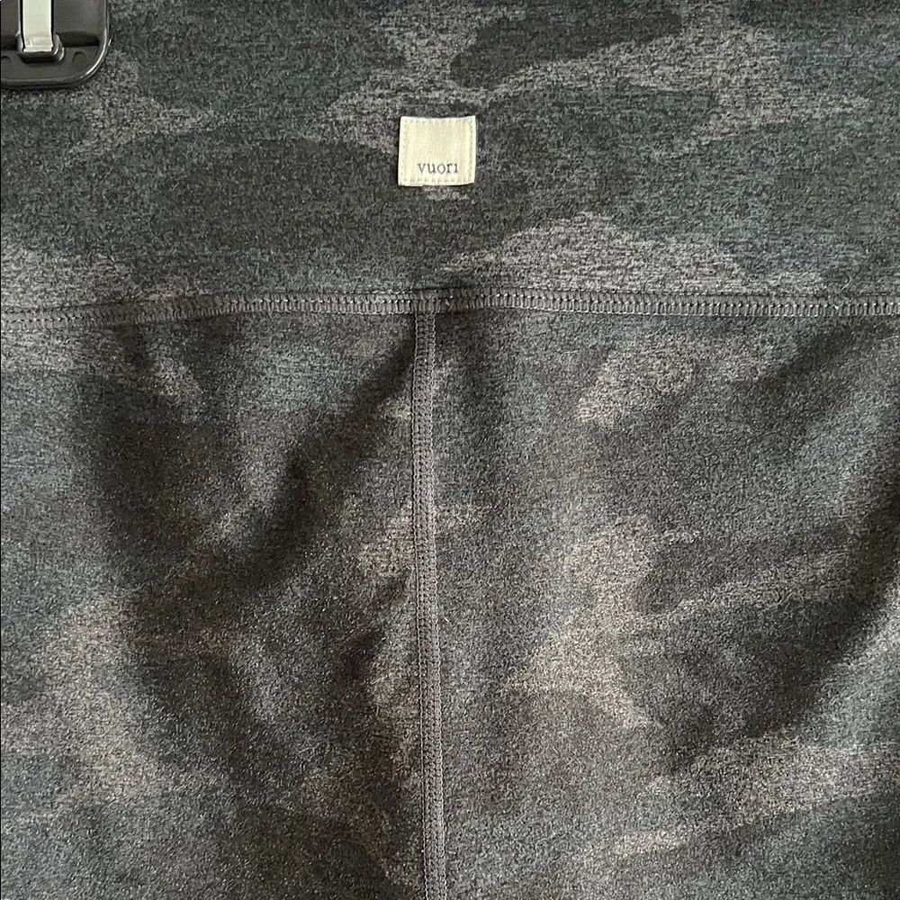 Vuroi Women's Black and Gray Camouflage Leggings in Size L - Picture 5 of 9